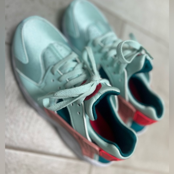 Nike Huaraches, excellent condition - Picture 4 of 5